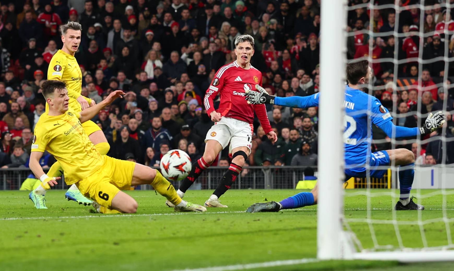 aoa体育馆-拉齐奥中场大将回归赛场，全队士气高涨的简单介绍