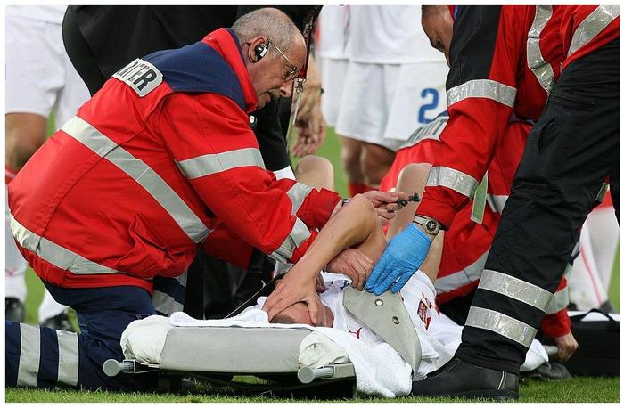 aoa体育视频-队长受伤成疑，球队如何应对下一场比赛？的简单介绍