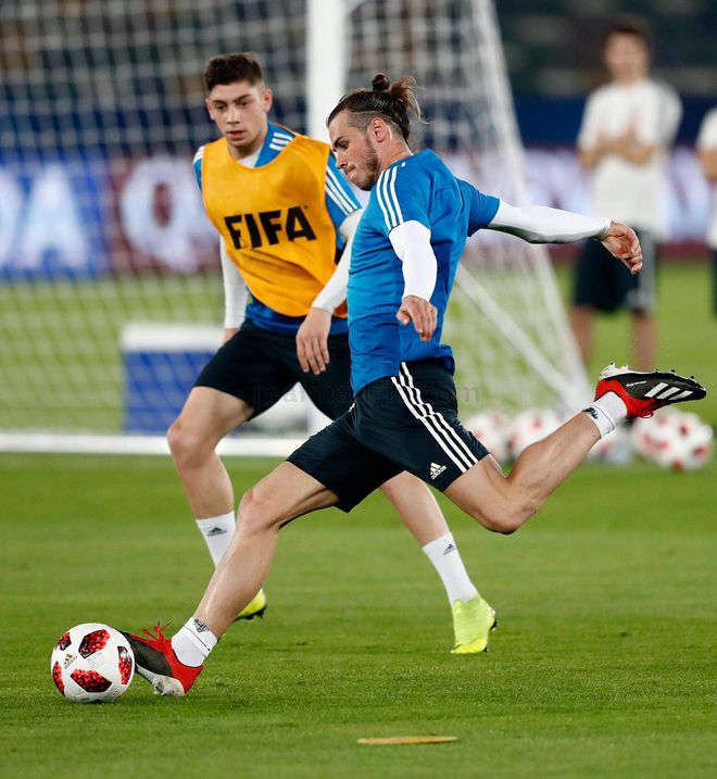 包含卡尔蒂斯外援训练状态火热，世俱杯淘汰赛关键战的词条