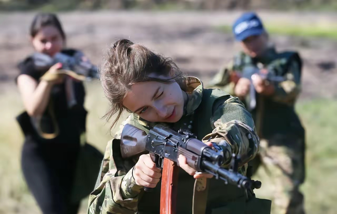 乌克兰国家队备战蓄势待发,严谨训练备受好评的简单介绍 乌克兰国家队备战蓄势待发,严谨训练备受好评的简单介绍
