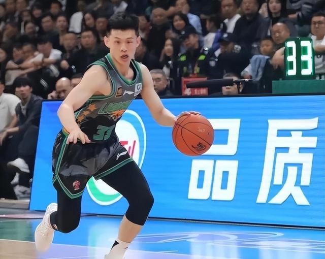 aoa体育课程-辽宁球队在比赛中表现出色，获得关键胜利