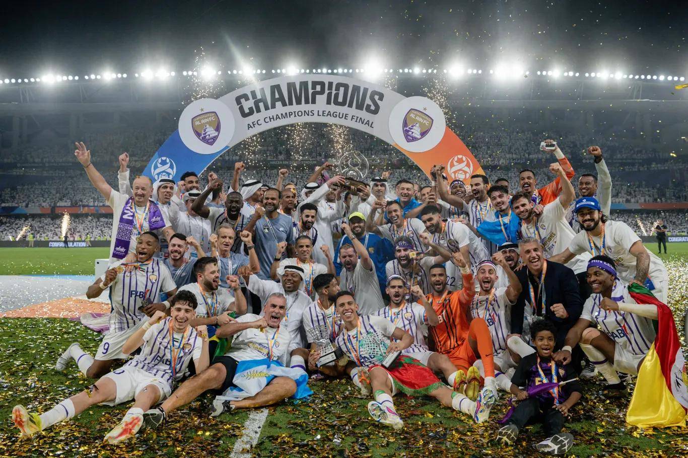 传统强队与新贵球队竞争激烈,一触即发 传统强队与新贵球队竞争激烈,一触即发