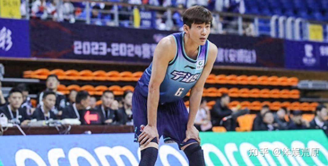 关于上海队成功逆袭,赢得了当晚比赛的胜利的信息 关于上海队成功逆袭,赢得了当晚比赛的胜利的信息