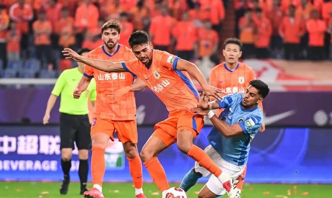 aoa体育培训-广州恒大迎战山东鲁能，双方势均力敌