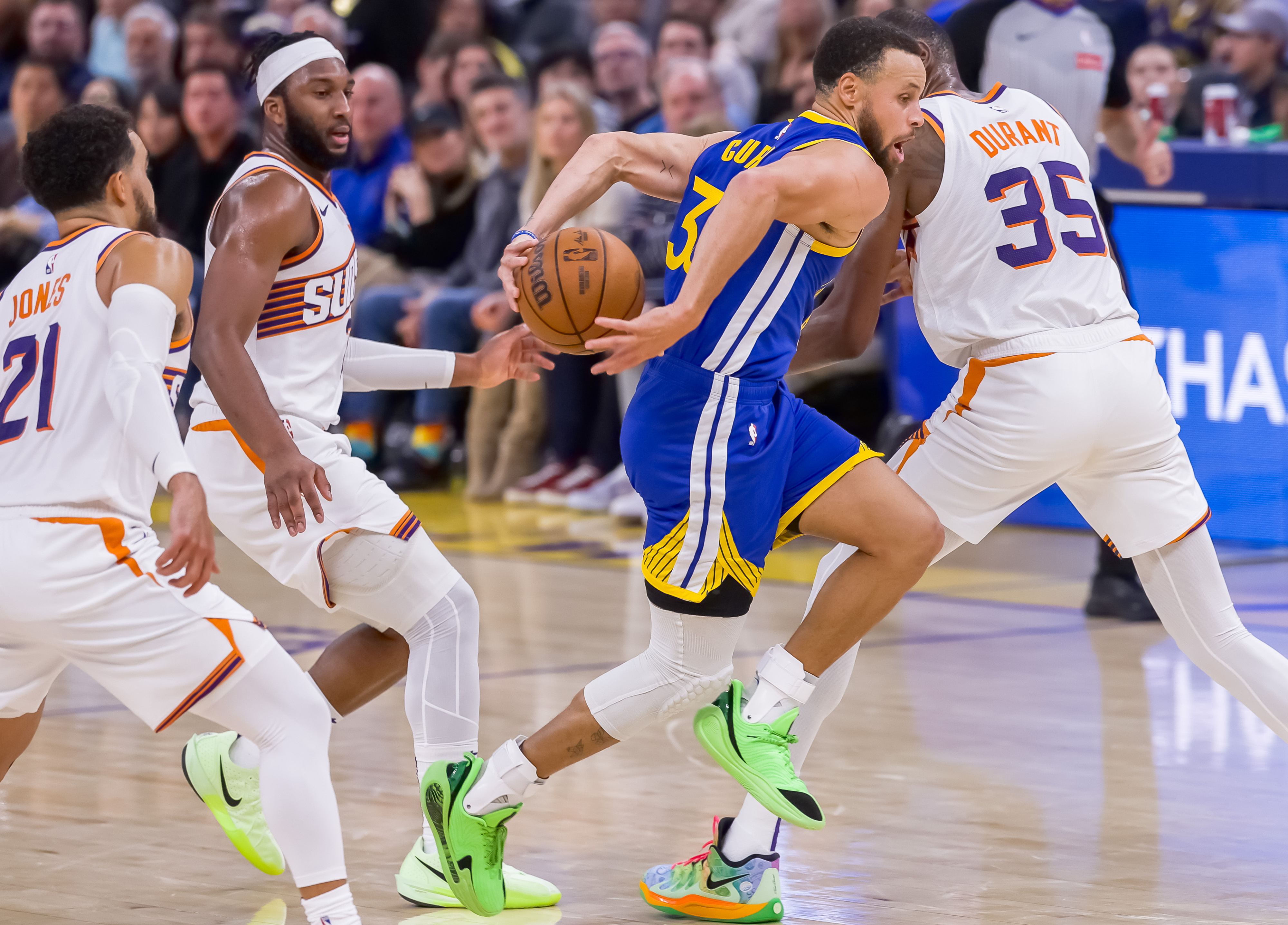 包含球员们意气风发,为胜利拼尽全力的词条 包含球员们意气风发,为胜利拼尽全力的词条