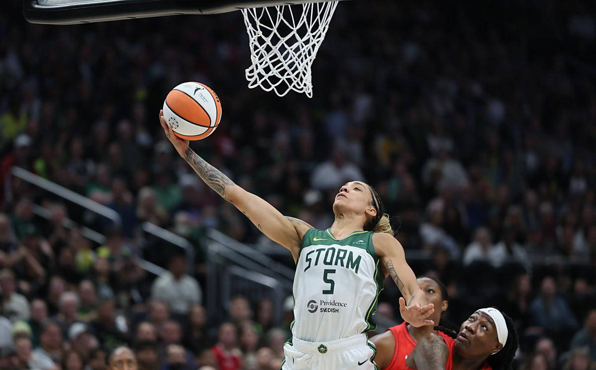 aoa体育官网-关于维冈竞技客场惨败，降级困境加深的信息