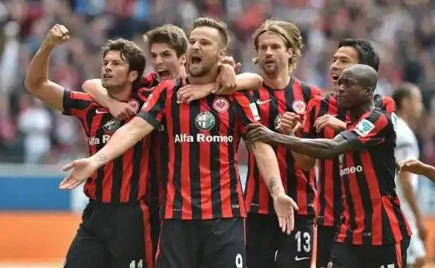 aoa体育新闻-拜仁连续胜利，法兰克福主场大战将带来怎样的惊喜？的简单介绍