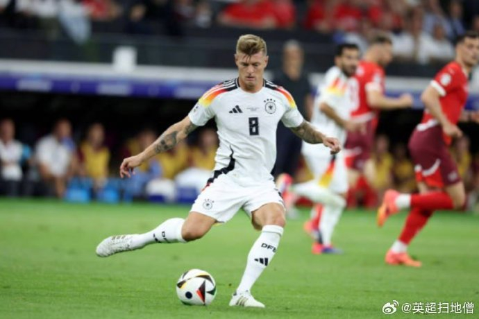 欧国联比赛斯洛伐克触目惊心两个岁的后卫的简单介绍 欧国联比赛斯洛伐克触目惊心两个岁的后卫的简单介绍