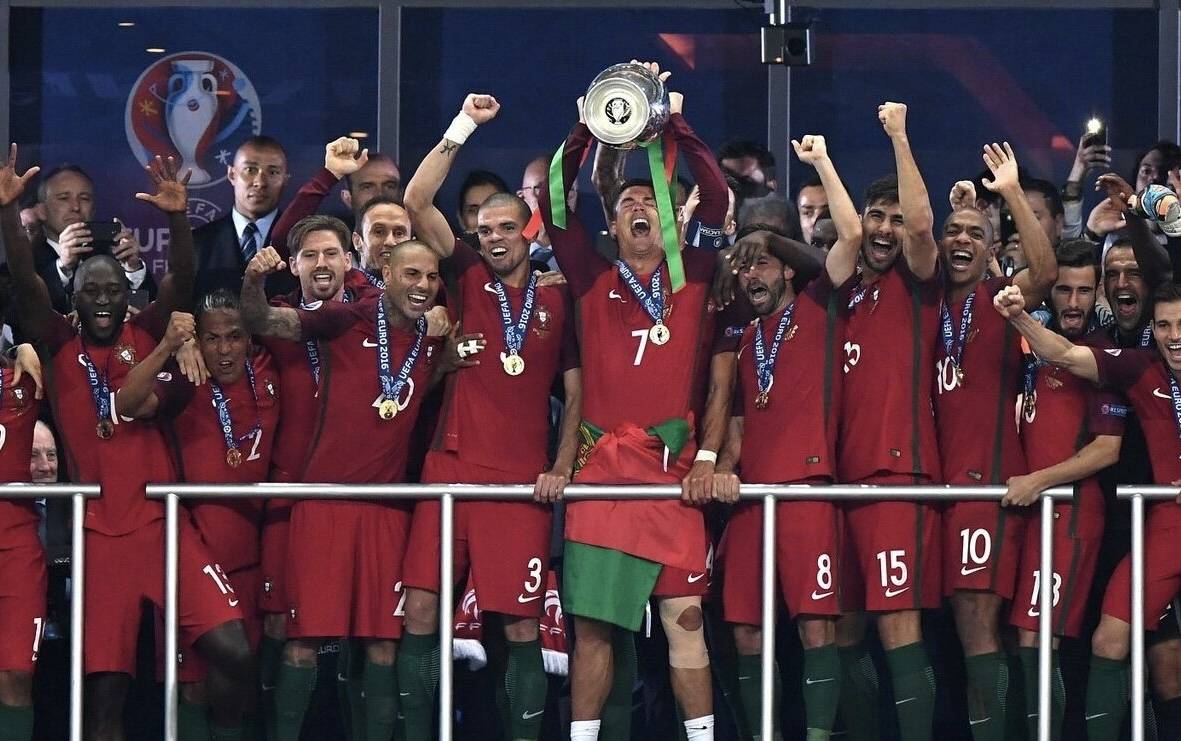 aoa体育视频-哈德斯菲尔德主场不敌对手，失去主场优势的简单介绍