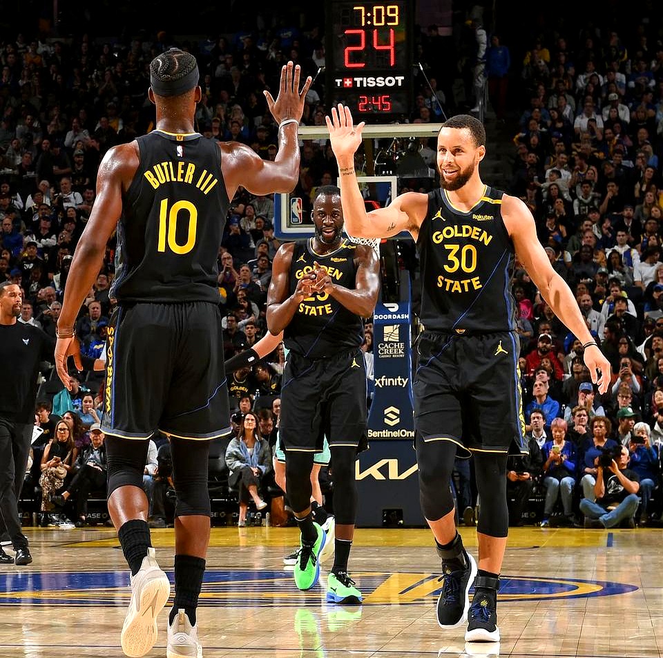 aoa体育娱乐-包含勇士后场找到节奏爵士主场胜快船的词条