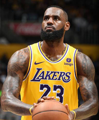 aoa体育官网-科比谈詹姆斯退役可能性：骑士王城或成詹皇最后归属的简单介绍