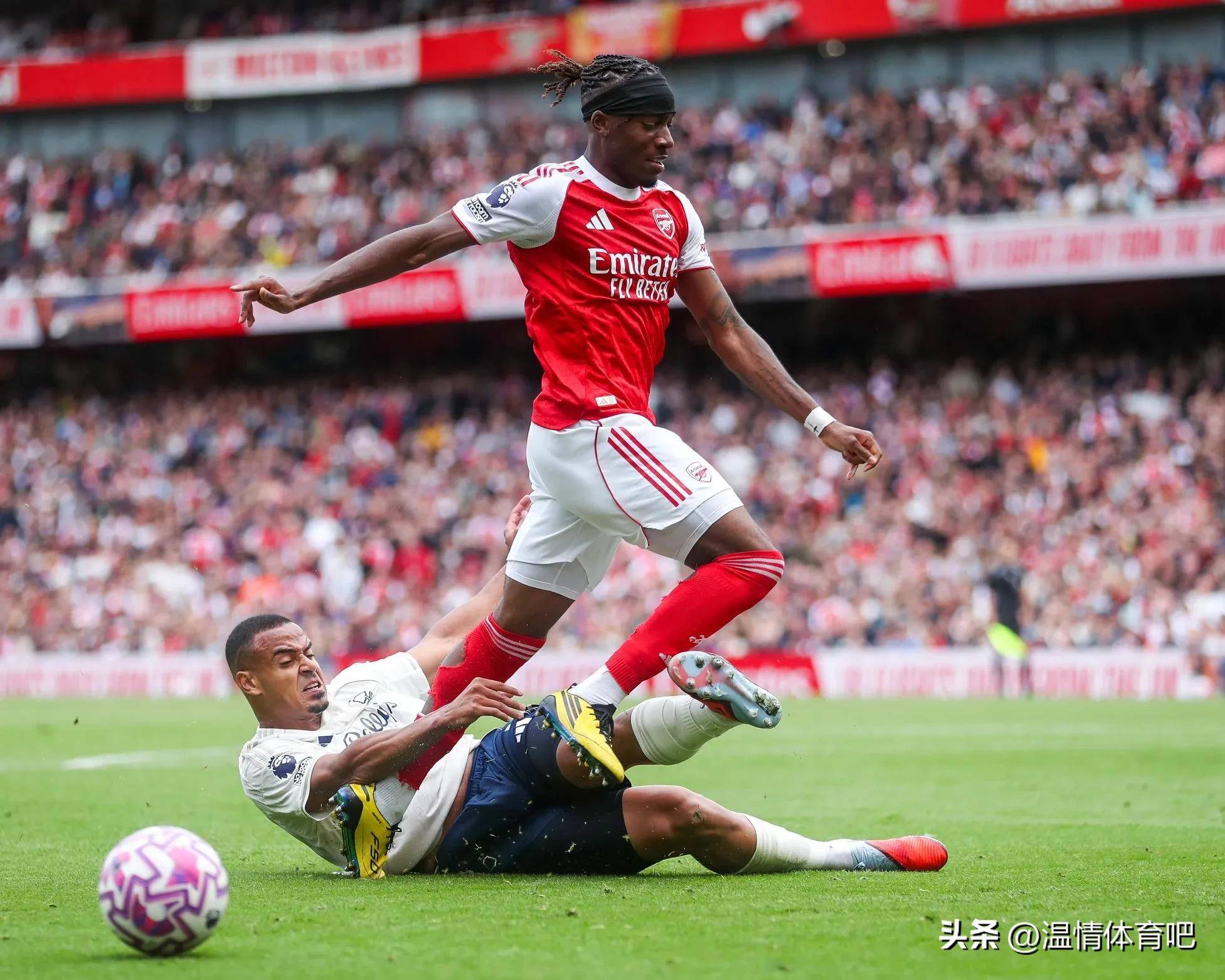 关于阿森纳苦战，新帅破解欧冠之路的信息