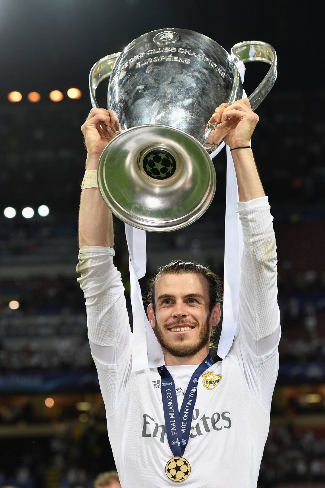 皇家马德里后卫加雷斯-贝尔绝杀,球队压哨胜利 皇家马德里后卫加雷斯-贝尔绝杀,球队压哨胜利