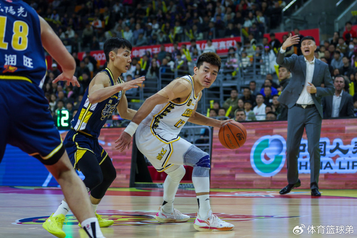 aoa体育娱乐-包含广厦队在关键时刻迎来赛季首胜的词条