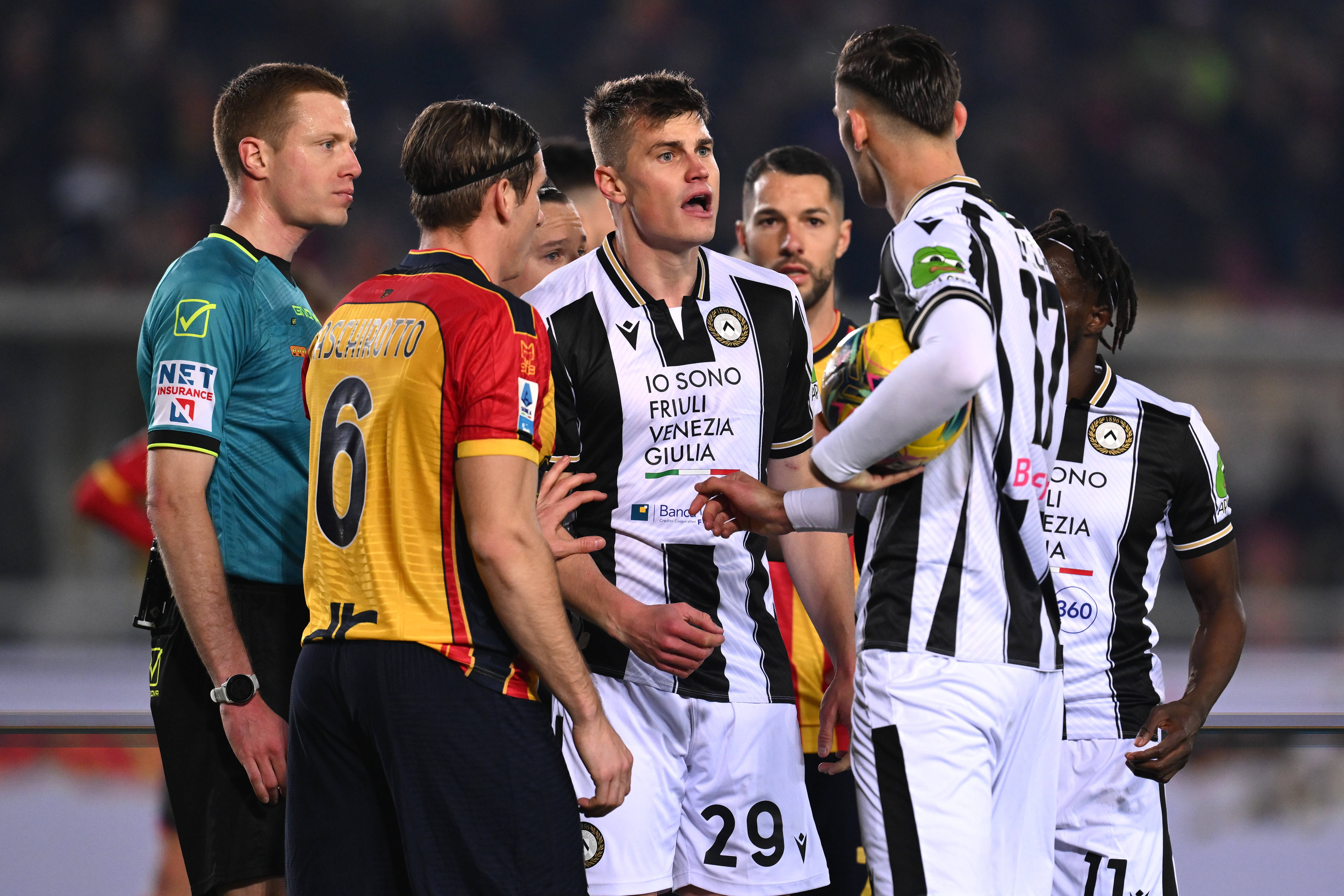 aoa体育培训-乌迪内斯客场击败拉齐奥，豪取三分