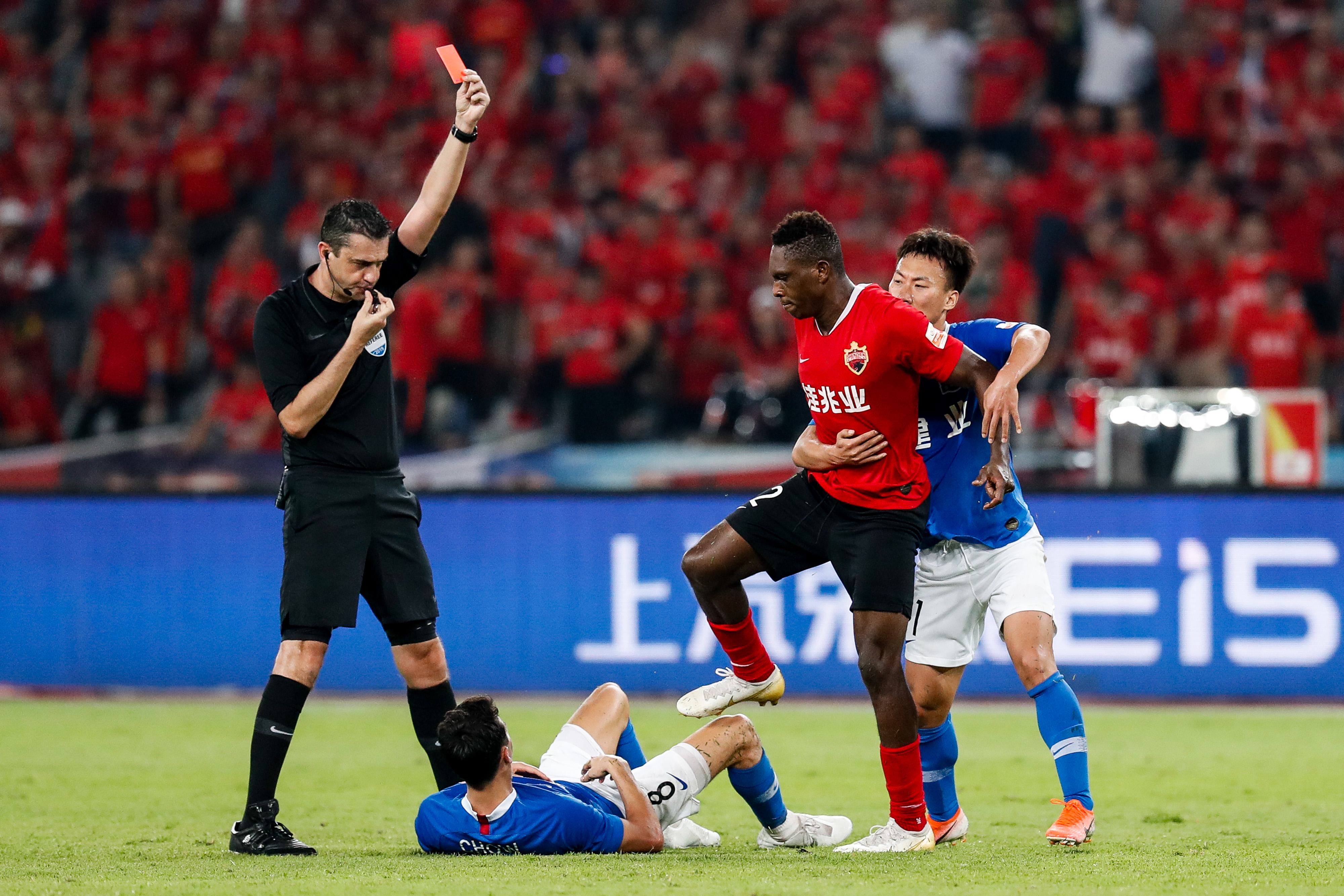 aoa体育课程-河南建业客场对阵深圳佳兆业，争夺积分的简单介绍